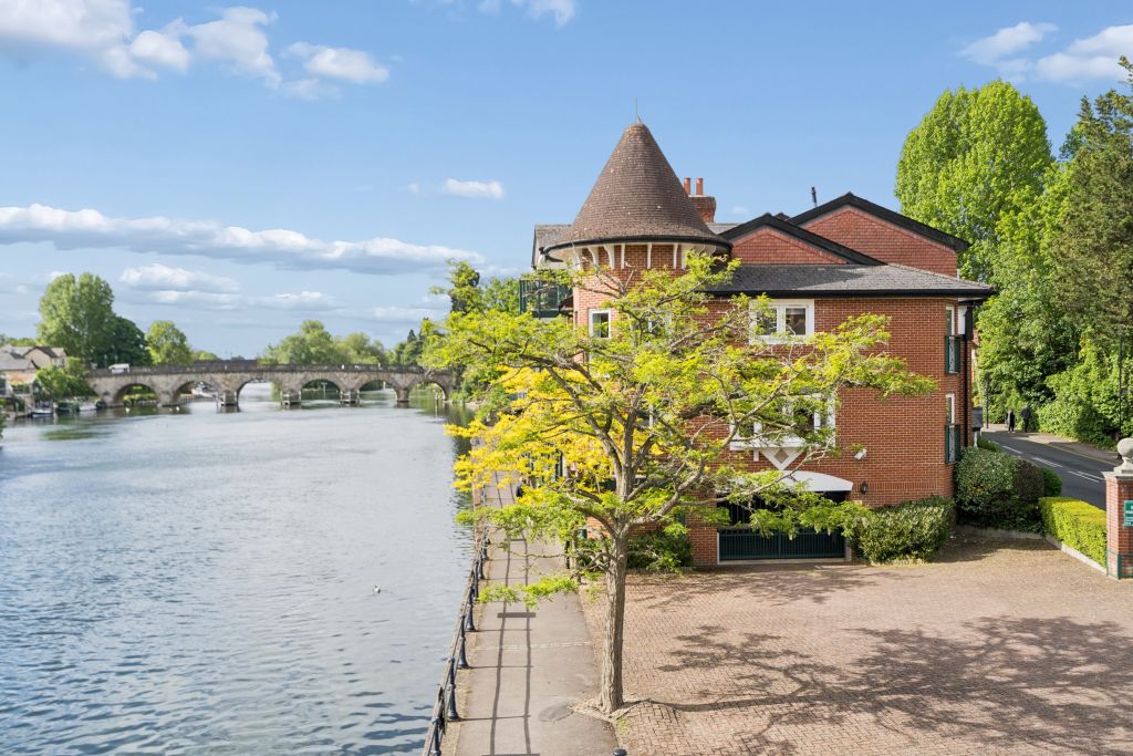 2 bed flat for saleRiver Views, Maidenhead SL6 photo 3