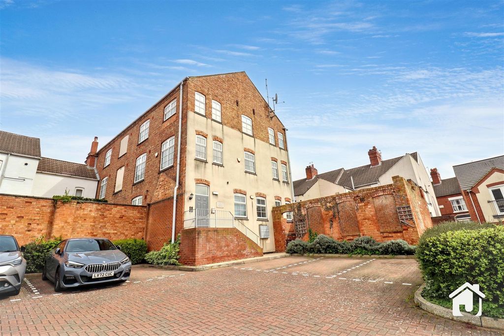 2 bed flat for saleHooks Close, Anstey, Leicester LE7