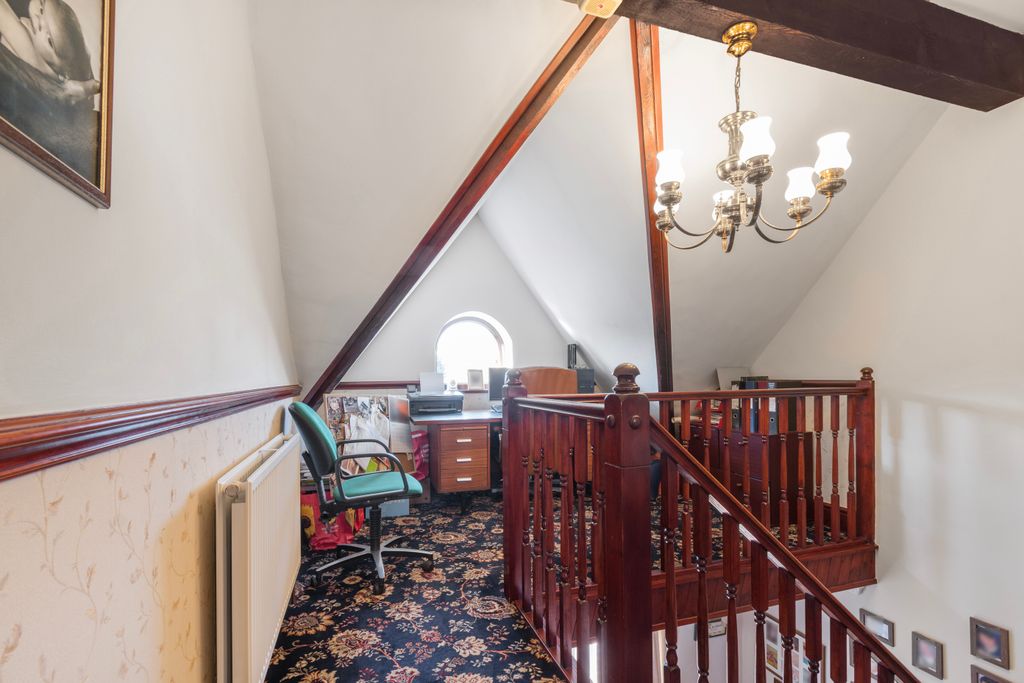 Additional image 14 of 4 bed detached house for saleKnottingley Road, Pontefract WF8