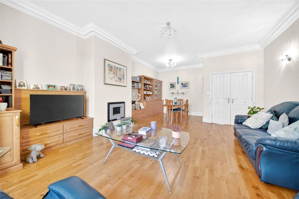 Additional image 5 of 3 bed flat for saleFlat 2, Park Crescent, Roundhay, Leeds LS8