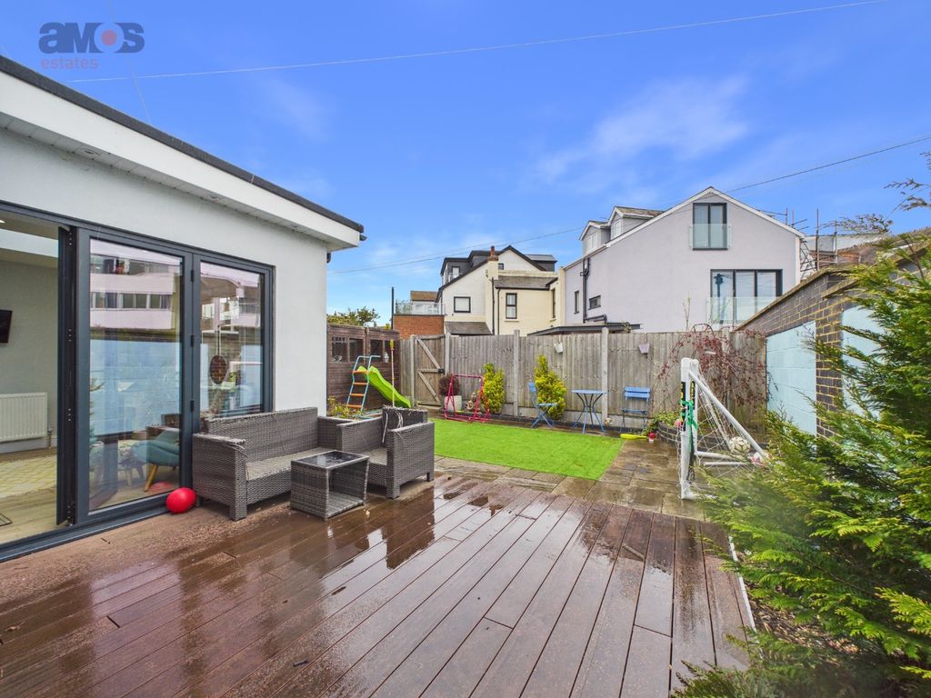 Additional image 22 of 2 bed flat for saleGrand Parade, Leigh-On-Sea SS9