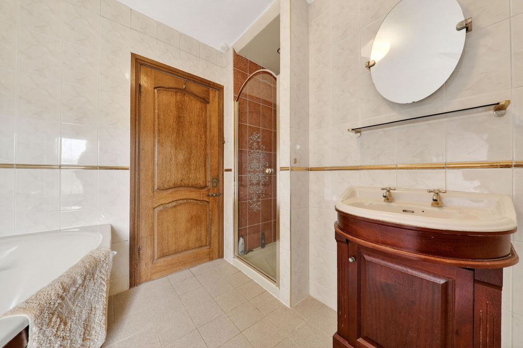 Additional image 21 of 3 bed end terrace house for saleMoorland Road, Leeds LS16