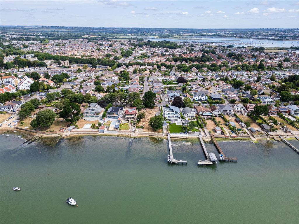 Additional image 13 of 5 bed property for saleBranksea Avenue, Poole BH15