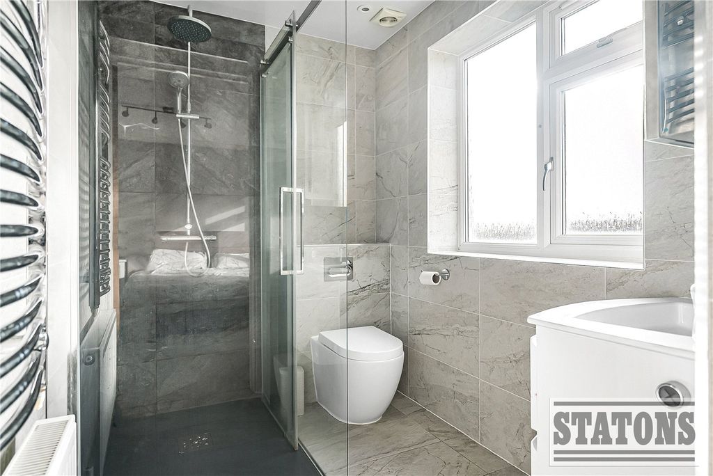 Additional image 16 of 5 bed detached house for saleThe Avenue, Potters Bar, Hertfordshire EN6