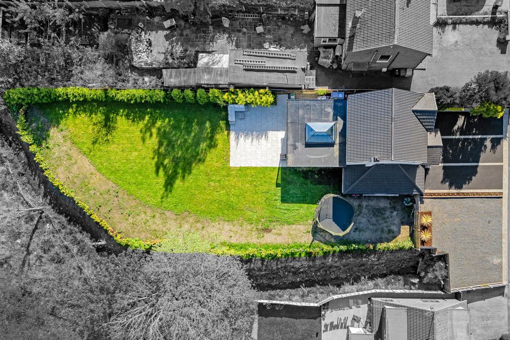 Additional image 32 of 4 bed property for saleChiltern Avenue, Macclesfield SK11