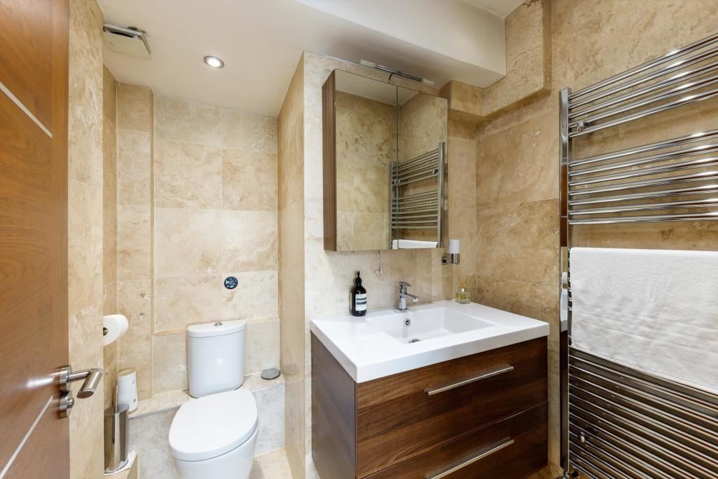 2 Bed Flat, Mount Street, W1K, N1 7GU photo 3