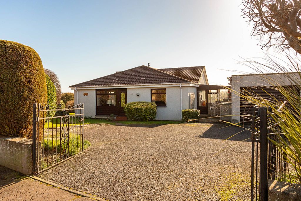 2 bed bungalow for saleCameron Crescent, Windygates, Leven KY8