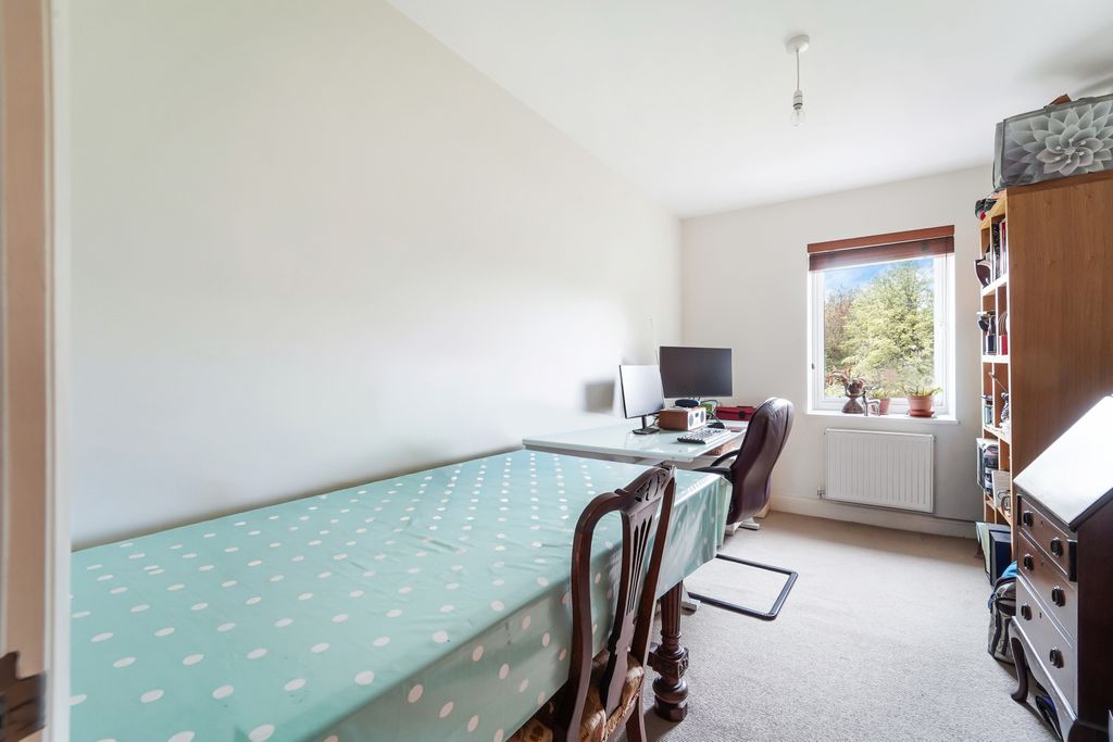 Additional image 17 of 4 bed semi-detached house for salePollard Road, Morden SM4
