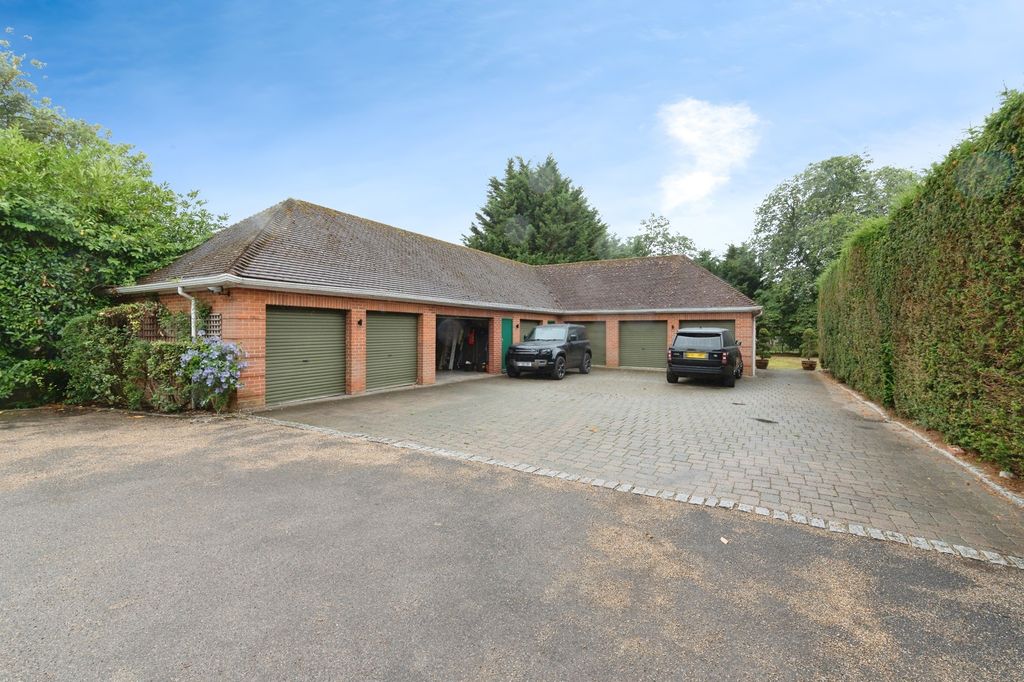 Additional image 9 of 2 bed terraced house for saleHigh Street, Ongar, Essex CM5