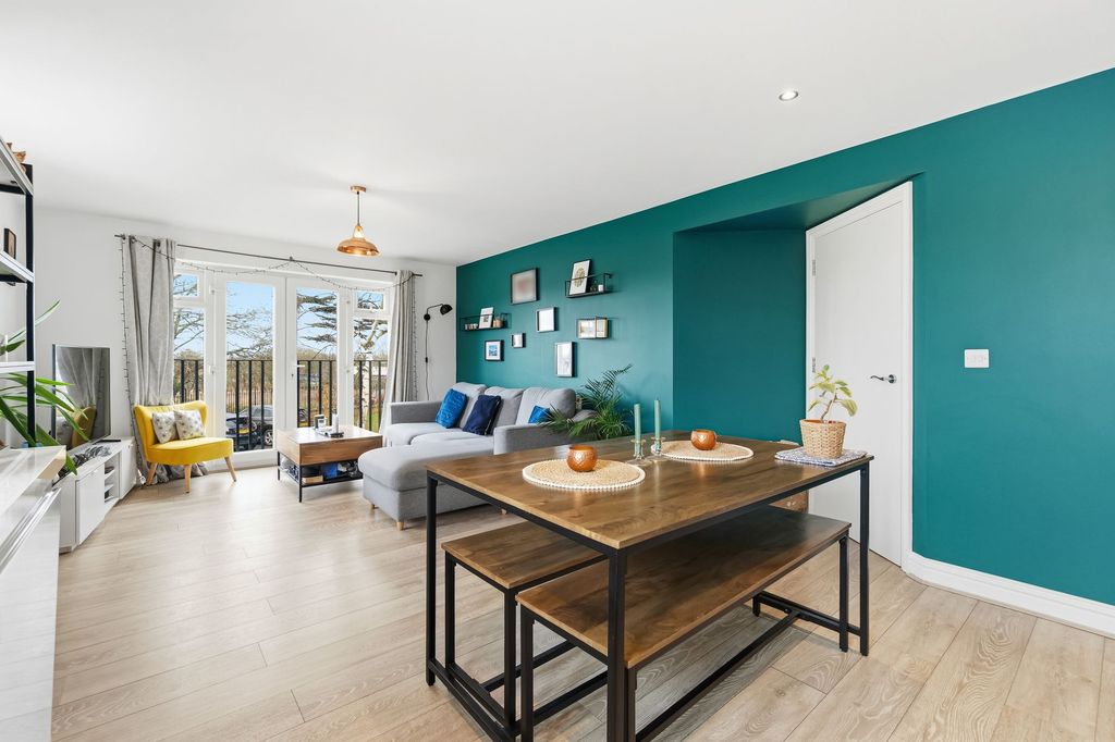 Additional image 11 of 2 bed flat for saleBishopsford Road, Morden SM4