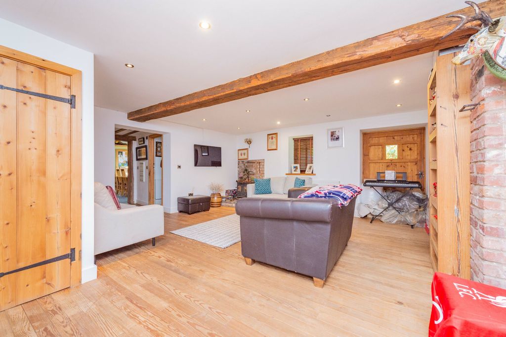 4 bed barn conversion for saleCoed-Y-Go, Oswestry SY10 photo 3