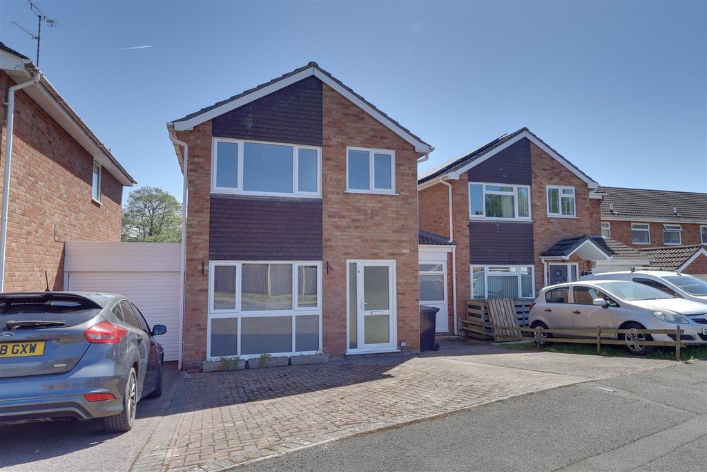 4 bed link detached house for saleThe Wend, Longhope GL17