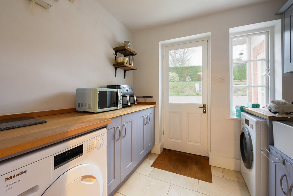 Additional image 11 of 5 bed detached house for saleHighfield Park, Marlow SL7