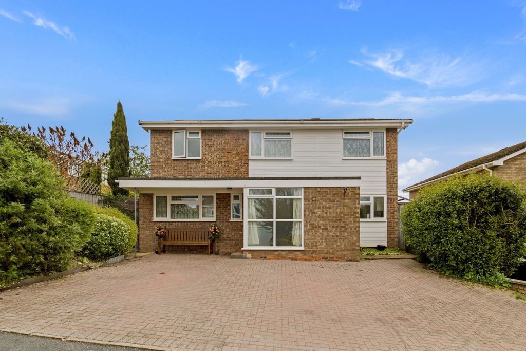 5 bed detached house for saleLambourne Close, Ledbury HR8