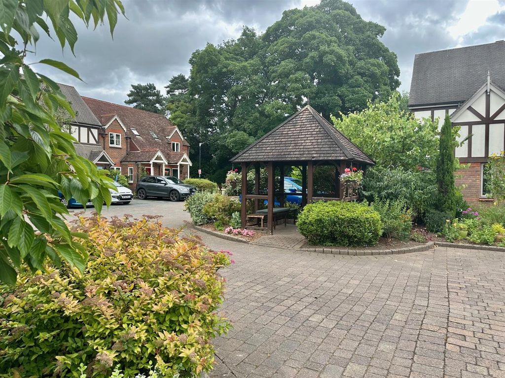 Additional image 21 of 2 bed flat for sale23 Richmond Village, Nantwich, Cheshire CW5