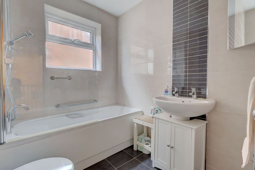 Additional image 8 of 4 bed end terrace house for saleJasmine Crescent, Princes Risborough, Buckinghamshire HP27
