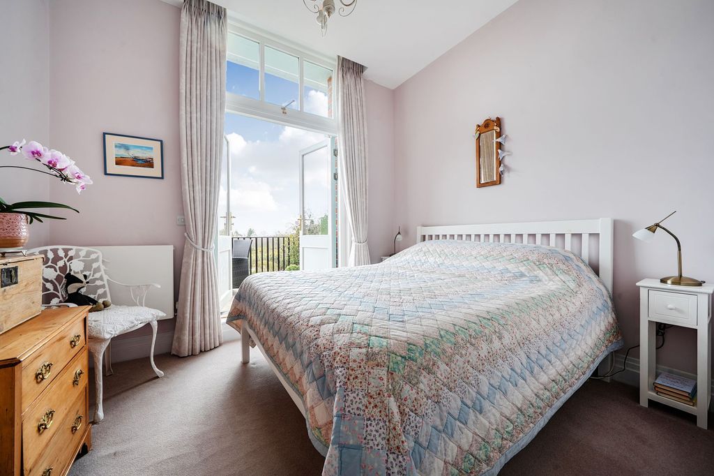 Additional image 13 of 2 bed flat for saleKings Drive, Midhurst GU29