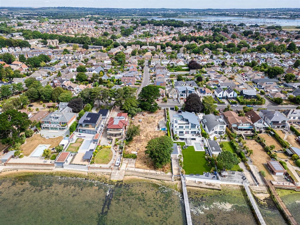 Additional image 2 of 5 bed property for saleBranksea Avenue, Poole BH15