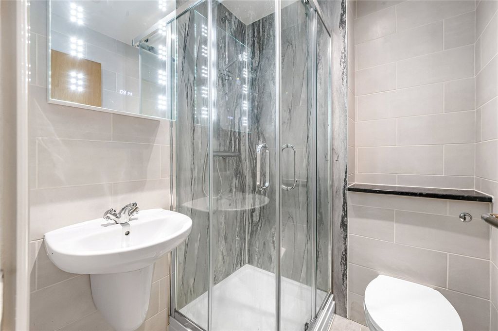 Additional image 17 of 2 bed flat for saleBarnhouse Close, Pulborough, West Sussex RH20