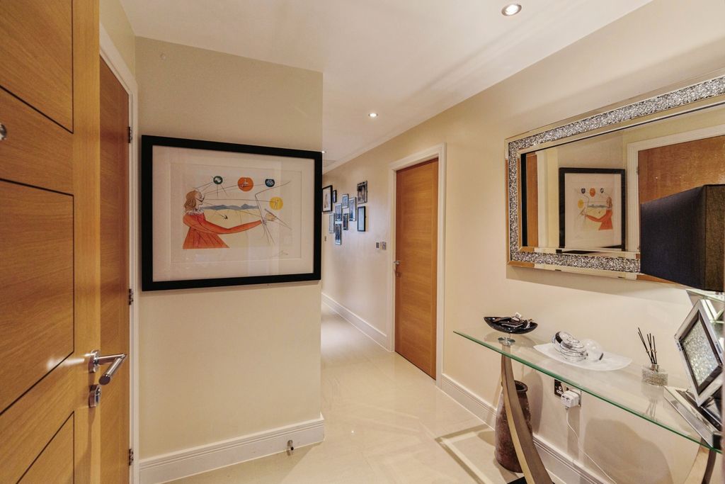 Additional image 8 of 2 bed flat for saleVictory Boulevard, Lytham St. Annes FY8