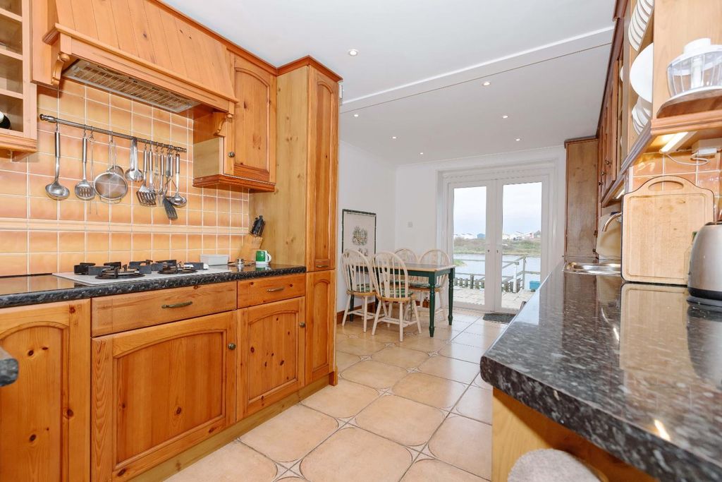 Additional image 28 of 3 bed semi-detached house for saleBrighton Road, Lancing BN15