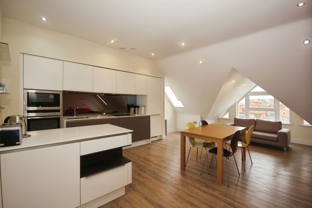 Additional image 3 of 2 bed flat for saleClarendon Avenue, Leamington Spa, Warwickshire CV32