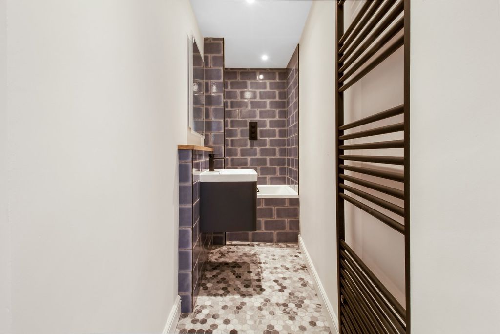 Additional image 12 of 2 bed terraced house for saleHigh Street, Lechlade, Gloucestershire GL7