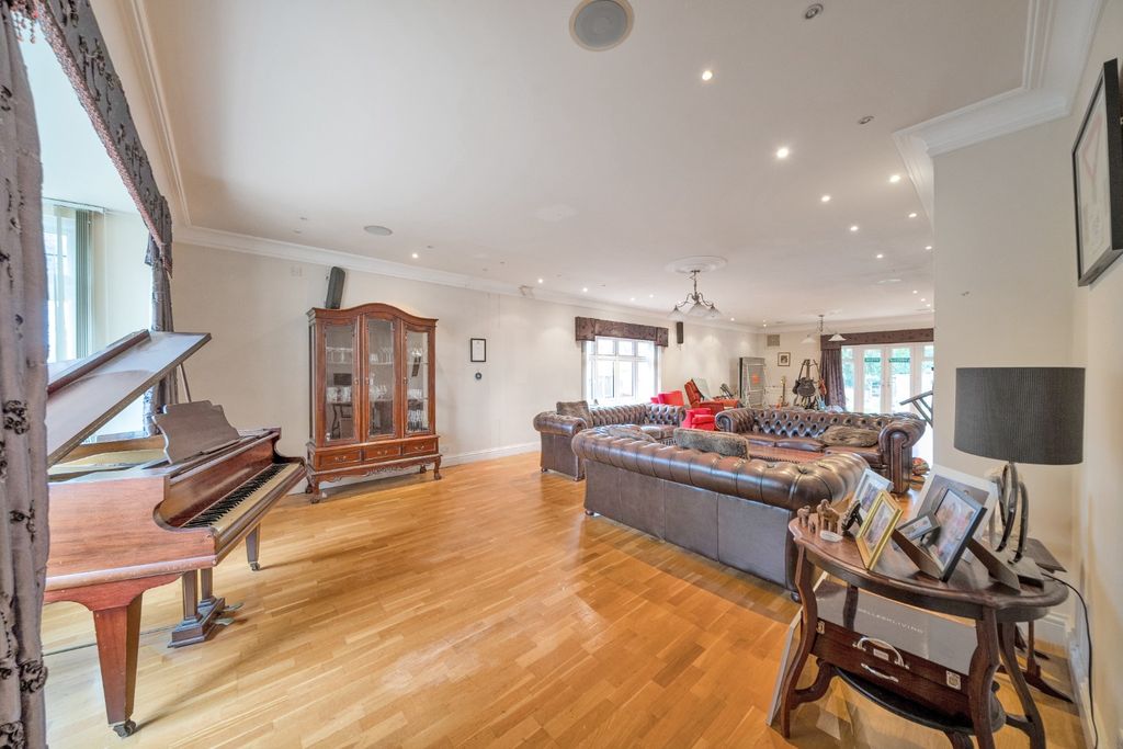 7 bed detached house for saleWoodcote Road, Purley CR8