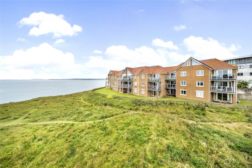 2 bed flat for saleHeadland Road, Newquay, Cornwall TR7