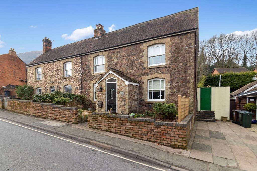 3 bed semi-detached house for saleNewtown Road, Malvern WR14