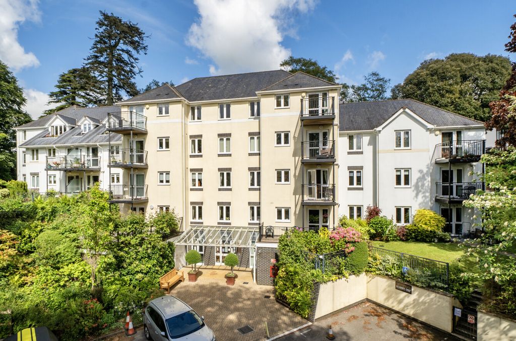 1 bed flat for saleDunheved Road, Launceston, Cornwall PL15