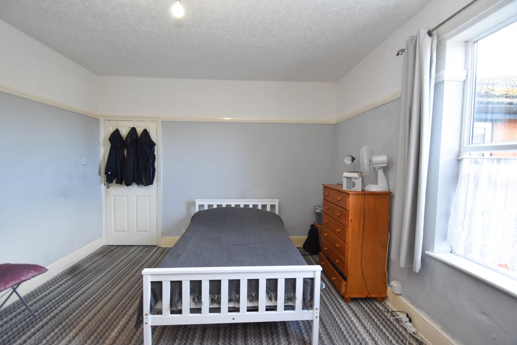 Additional image 6 of 4 bed flat for saleLumley Road, Skegness PE25