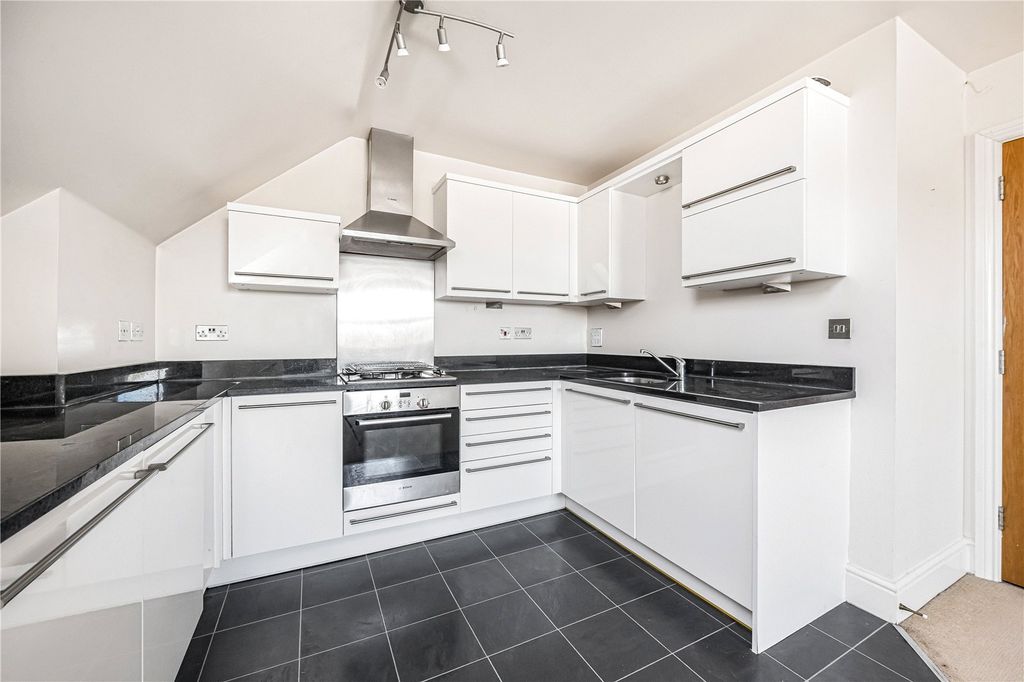 Additional image 6 of 2 bed flat for saleBarnhouse Close, Pulborough, West Sussex RH20