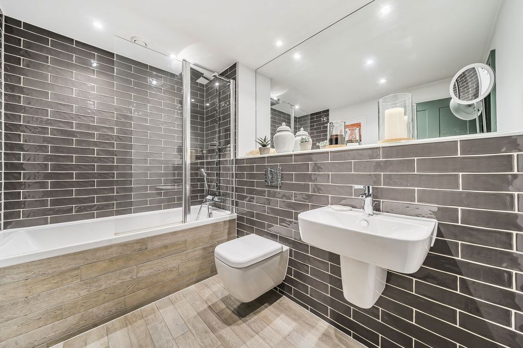 Additional image 18 of 3 bed flat for saleAdams Walk, Midhurst GU29