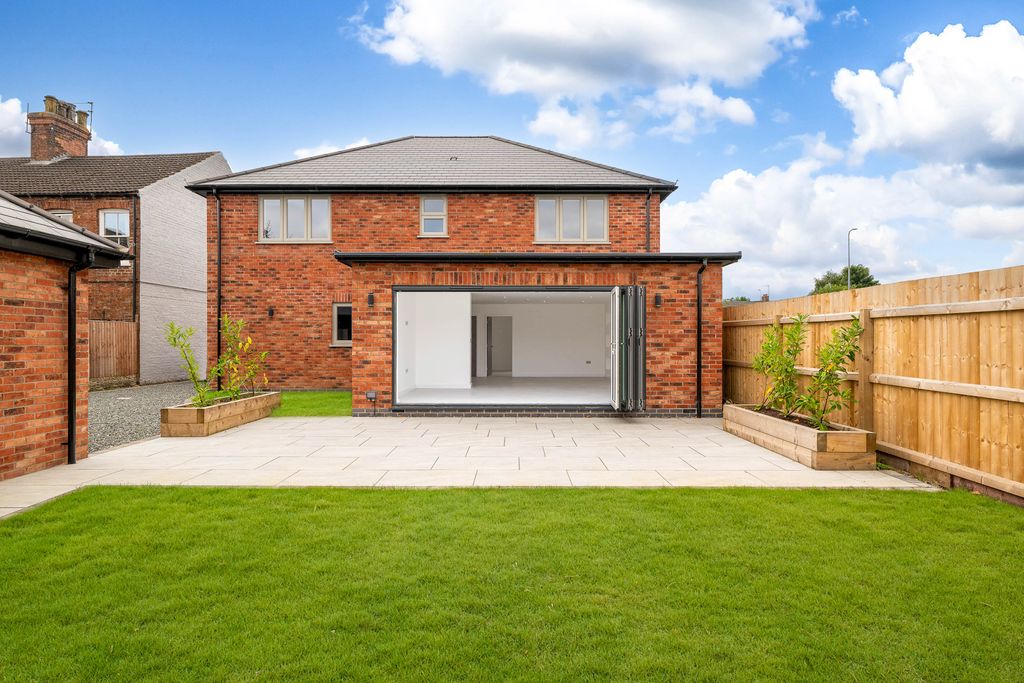 Additional image 4 of 4 bed detached house for saleWillingham Road, Market Rasen LN8