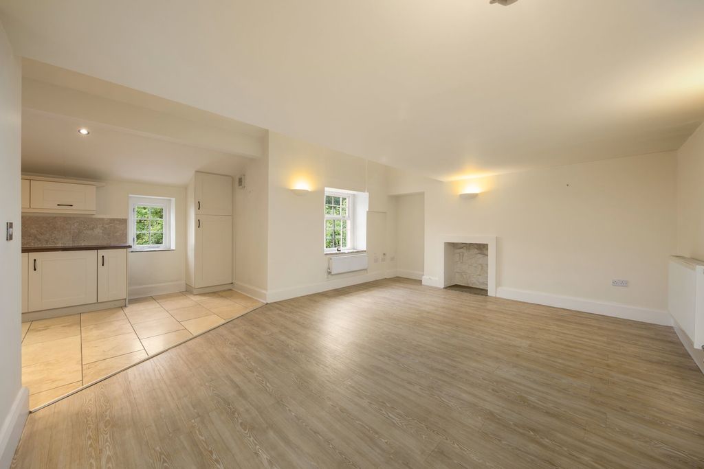2 bed flat for sale42 Matlock Green, Matlock DE4 photo 2