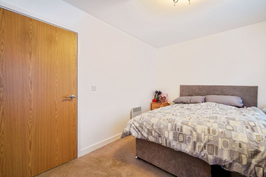 Additional image 7 of 2 bed flat for saleMayfair Court, Prenton CH43
