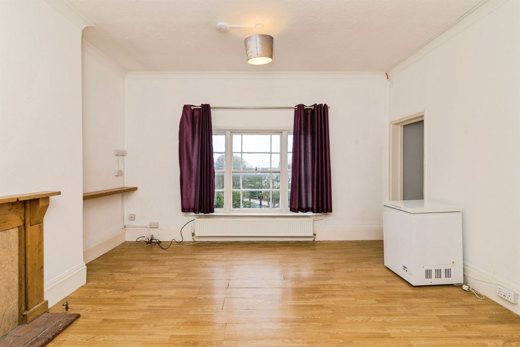 Studio for saleNorth Parade, Lowestoft NR32 photo 4