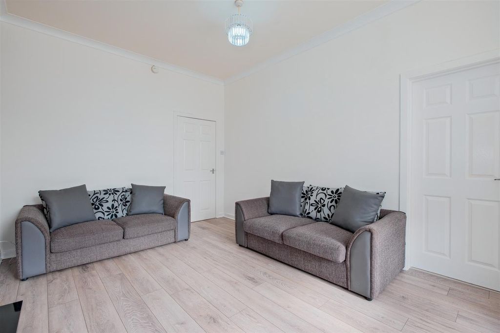 2 bed flat for saleLow Waters Road, Hamilton ML3 photo 4