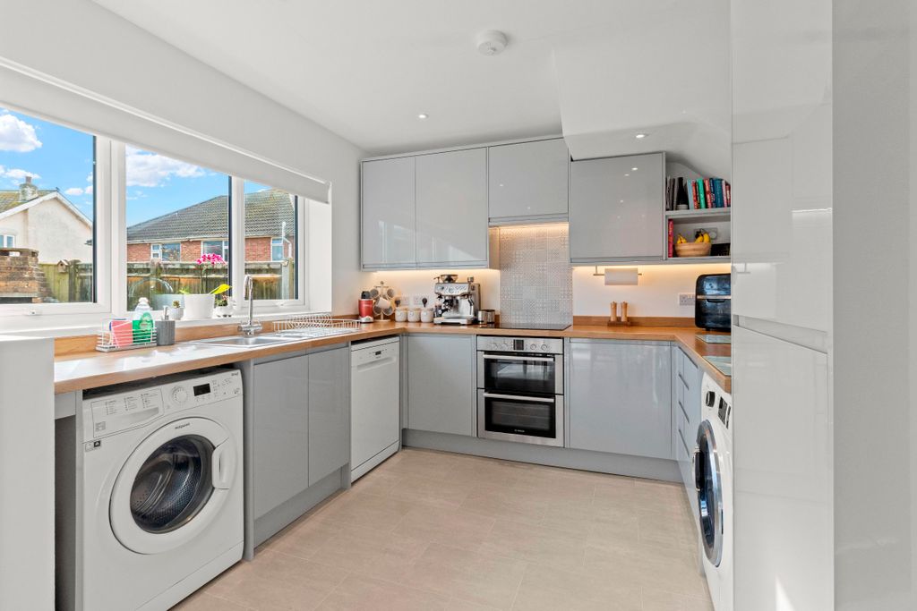 Additional image 3 of 3 bed semi-detached house for saleKings Avenue, Newhaven BN9