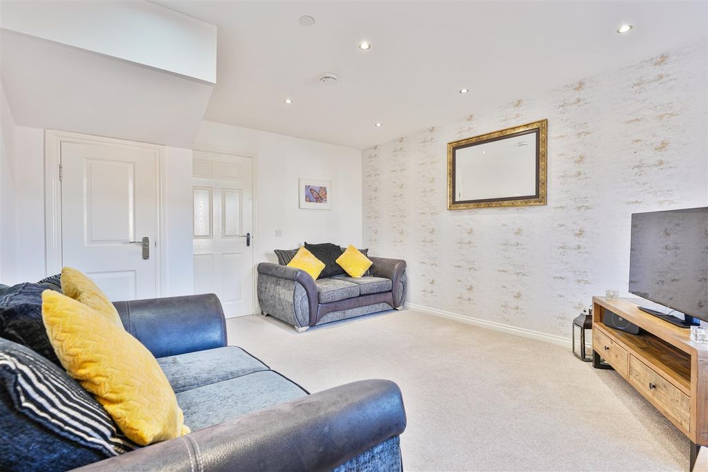 Additional image 4 of 4 bed semi-detached house for saleCleghorn Lea, Lanark ML11