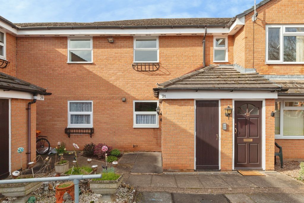2 bed flat for saleWinterburn Gardens, Whetstone, Leicester LE8