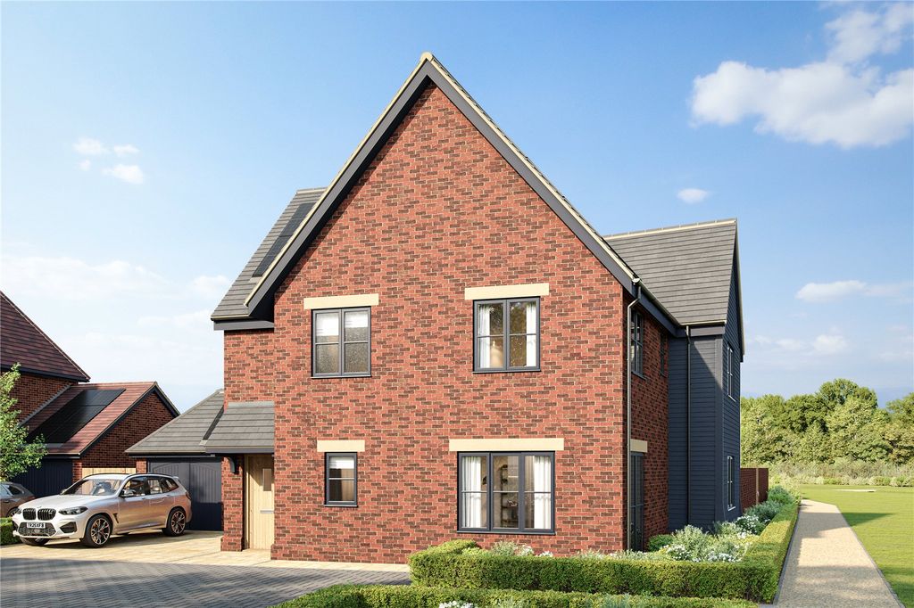 4 bed detached house for saleBrookwood Road, Petersfield, Hampshire GU31