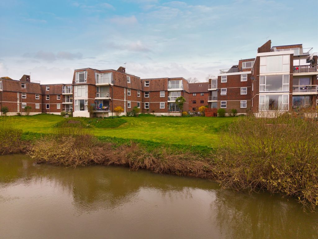 Additional image 2 of 3 bed flat for saleStation Road, Pulborough RH20