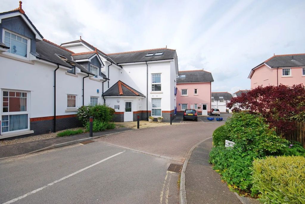 2 bed flat for saleWoolbrook Road, Sidmouth EX10