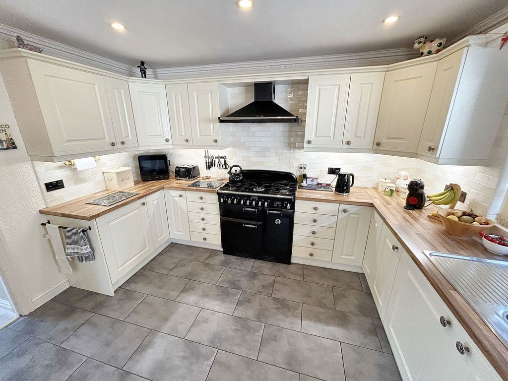 Additional image 9 of 4 bed detached house for saleDaphne Road, Bryncoch, Neath SA10