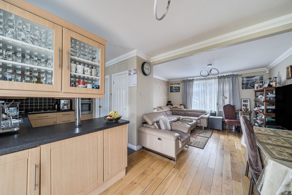 Additional image 19 of 6 bed end terrace house for saleRushdene Crescent, Northolt UB5