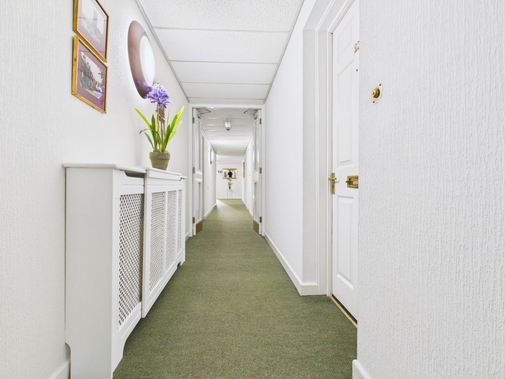 Additional image 6 of 1 bed flat for saleMere Court, Knutsford, Cheshire WA16