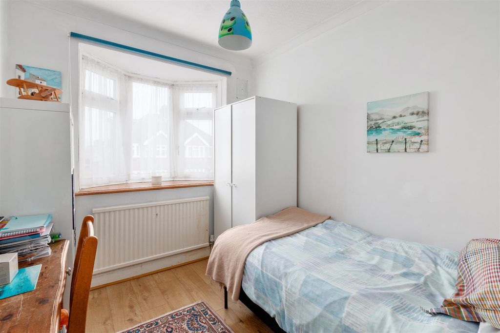 Additional image 10 of 4 bed property for saleWestcroft Gardens, Morden SM4