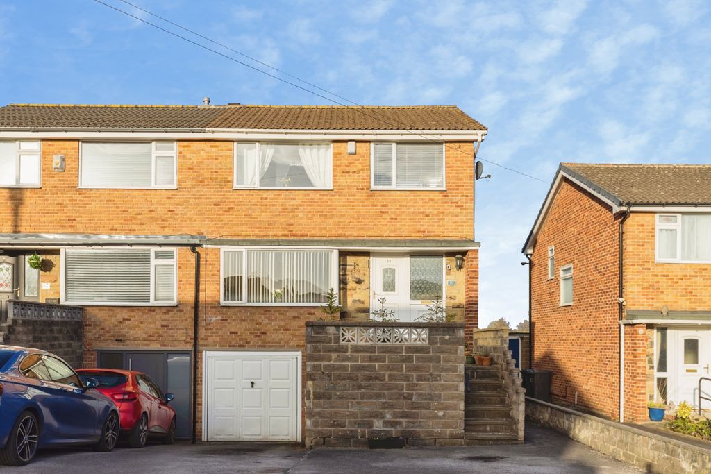 4 bed semi-detached house for saleHepworth Close, Mirfield WF14